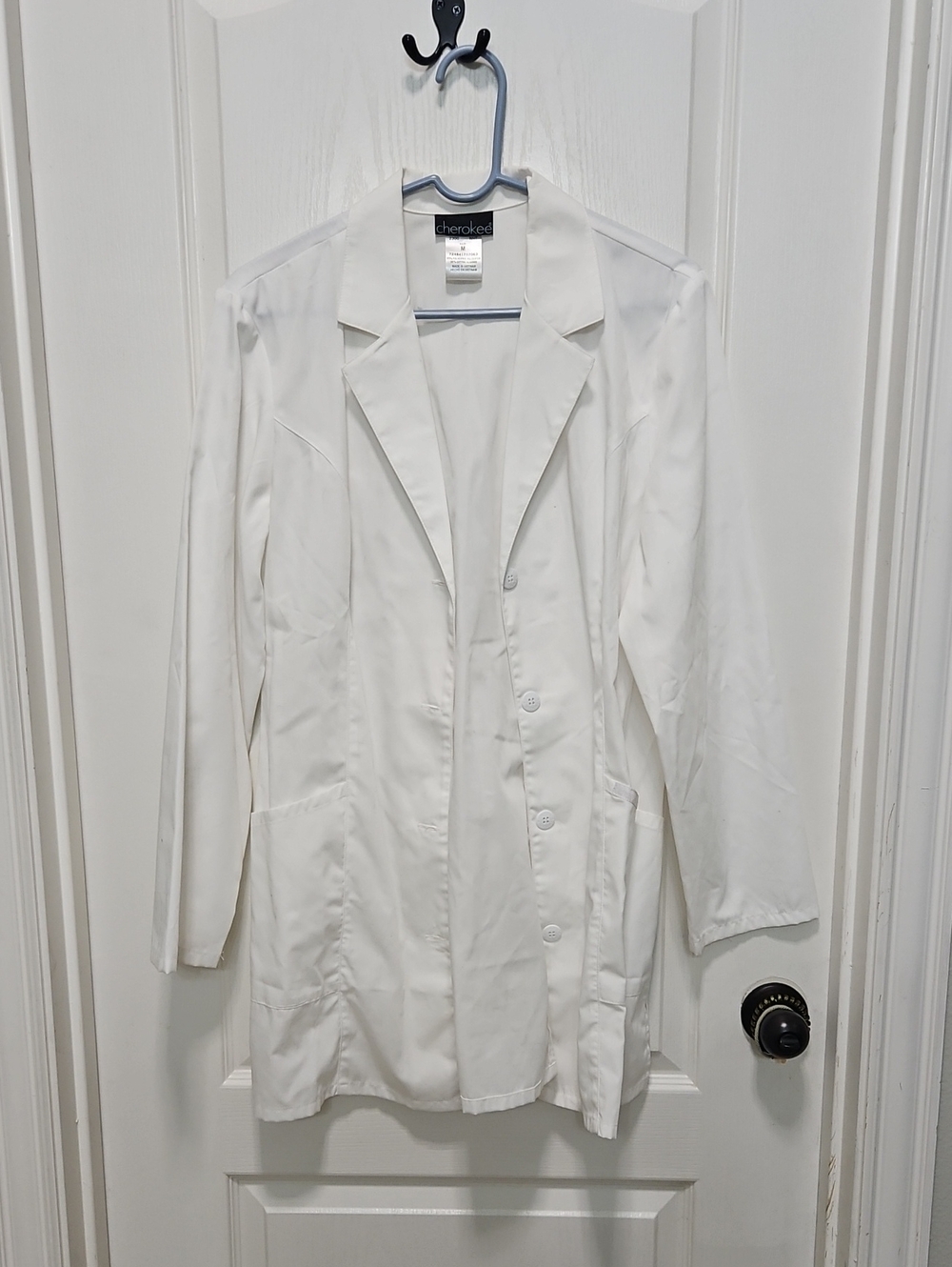 Cherokee Women's White Notch-Lapel Lab Jacket